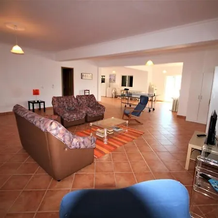 Sleeps 12 Pool Wifi ヴィラ アルマンシル